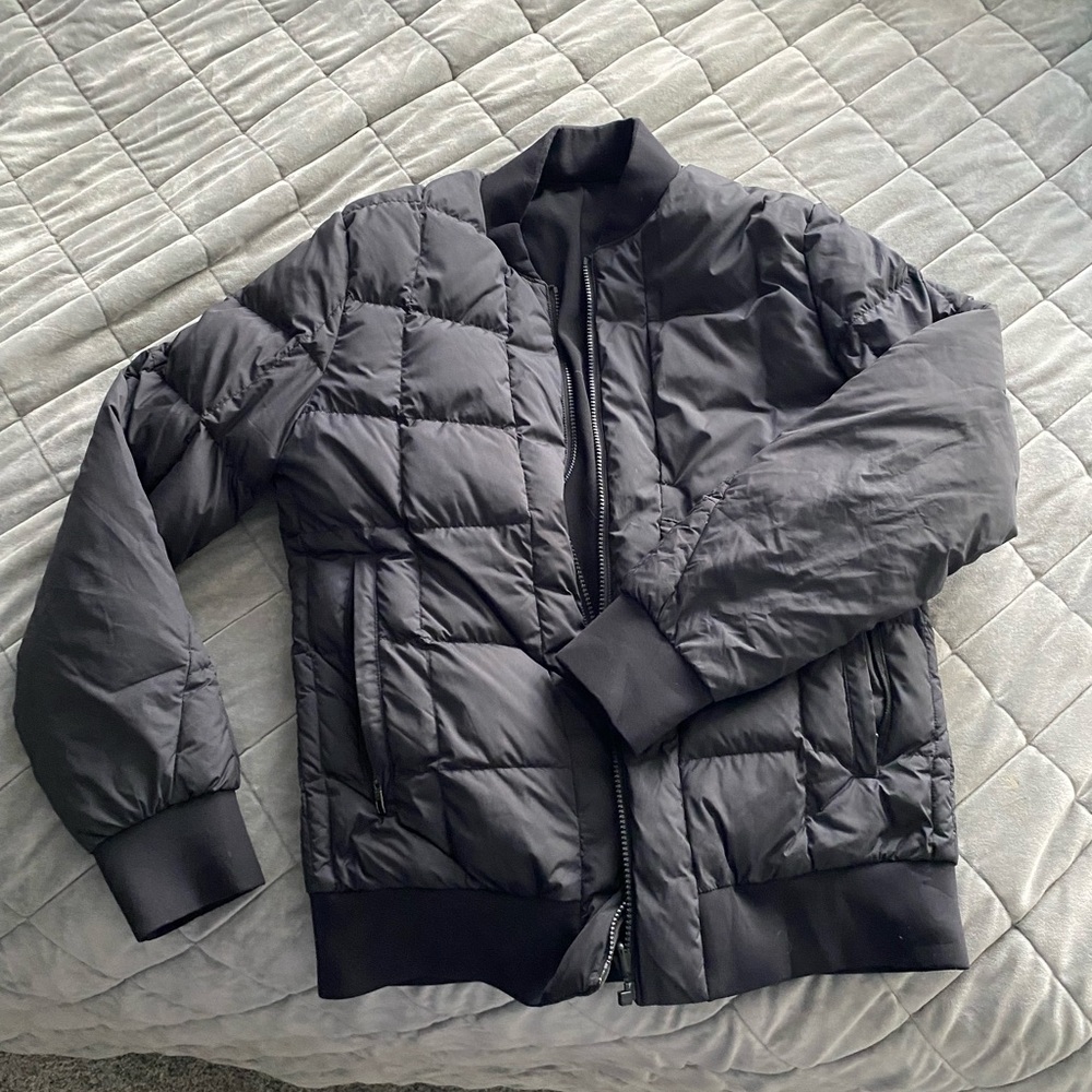 LULULEMON men’s reversible bomber - black - size s. BRAND NEW